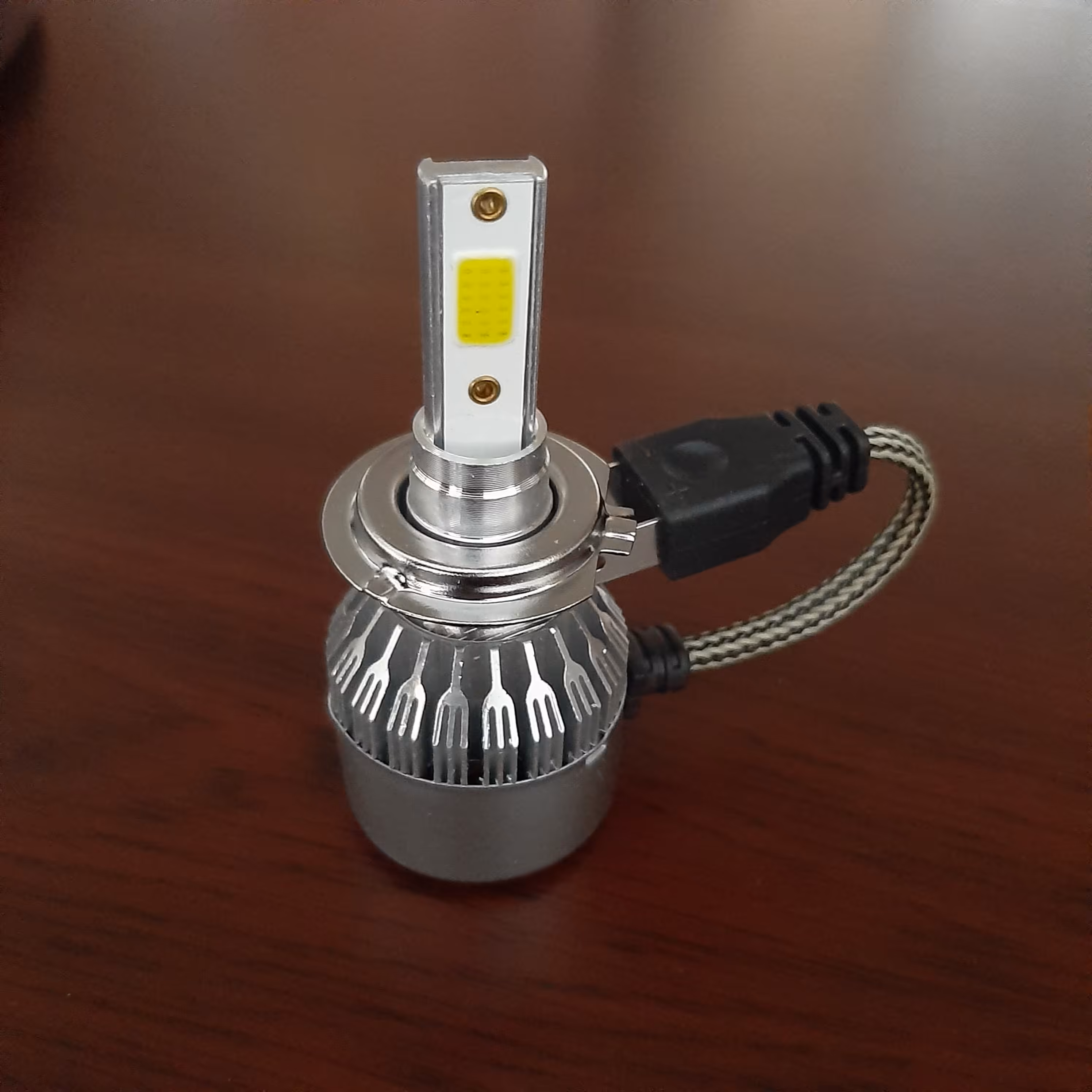 هدلایت تکی پایه H7 بسته یک عددی رنگ سفید h7