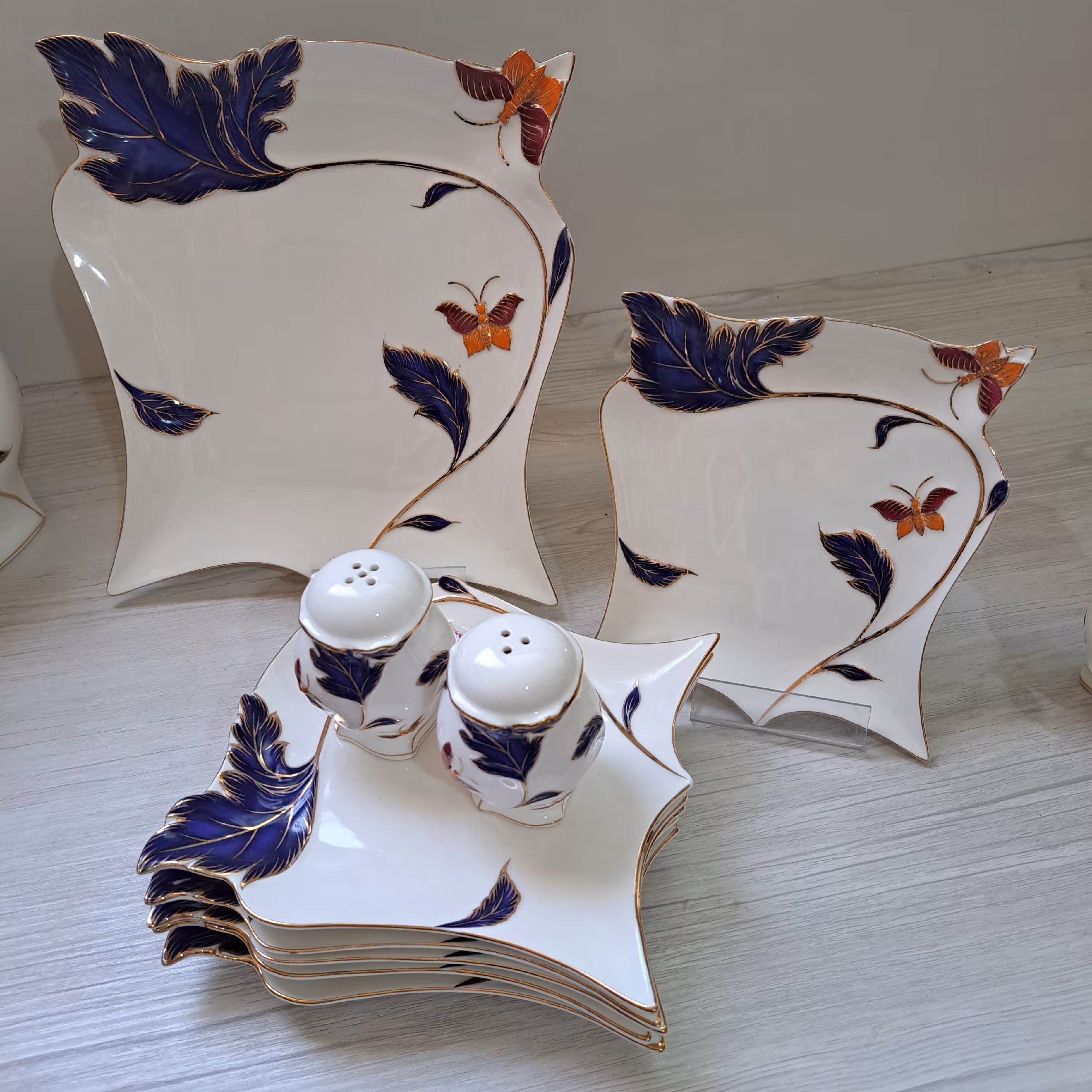 سرویس خیارخوری با 6 پیش دستی گل برجسته سفید طلاکوب ایتالیایی کادویی عیدی جهیزیه ارسال ایمن پسکرایه 