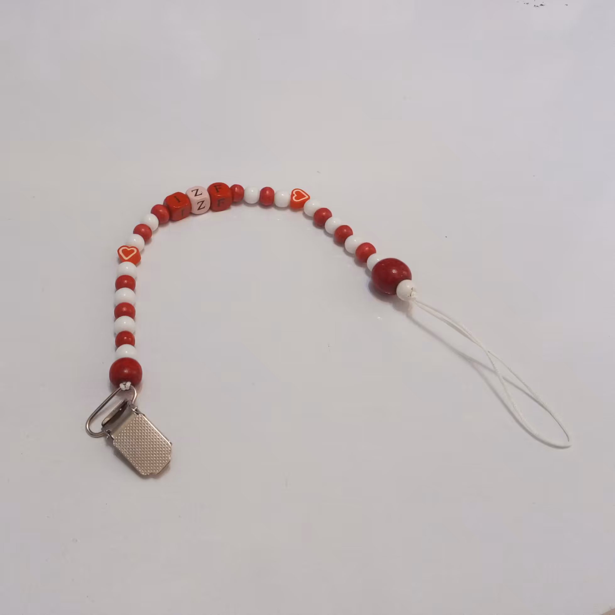 بند پستونک، قرمز، طرح حروف و قلب