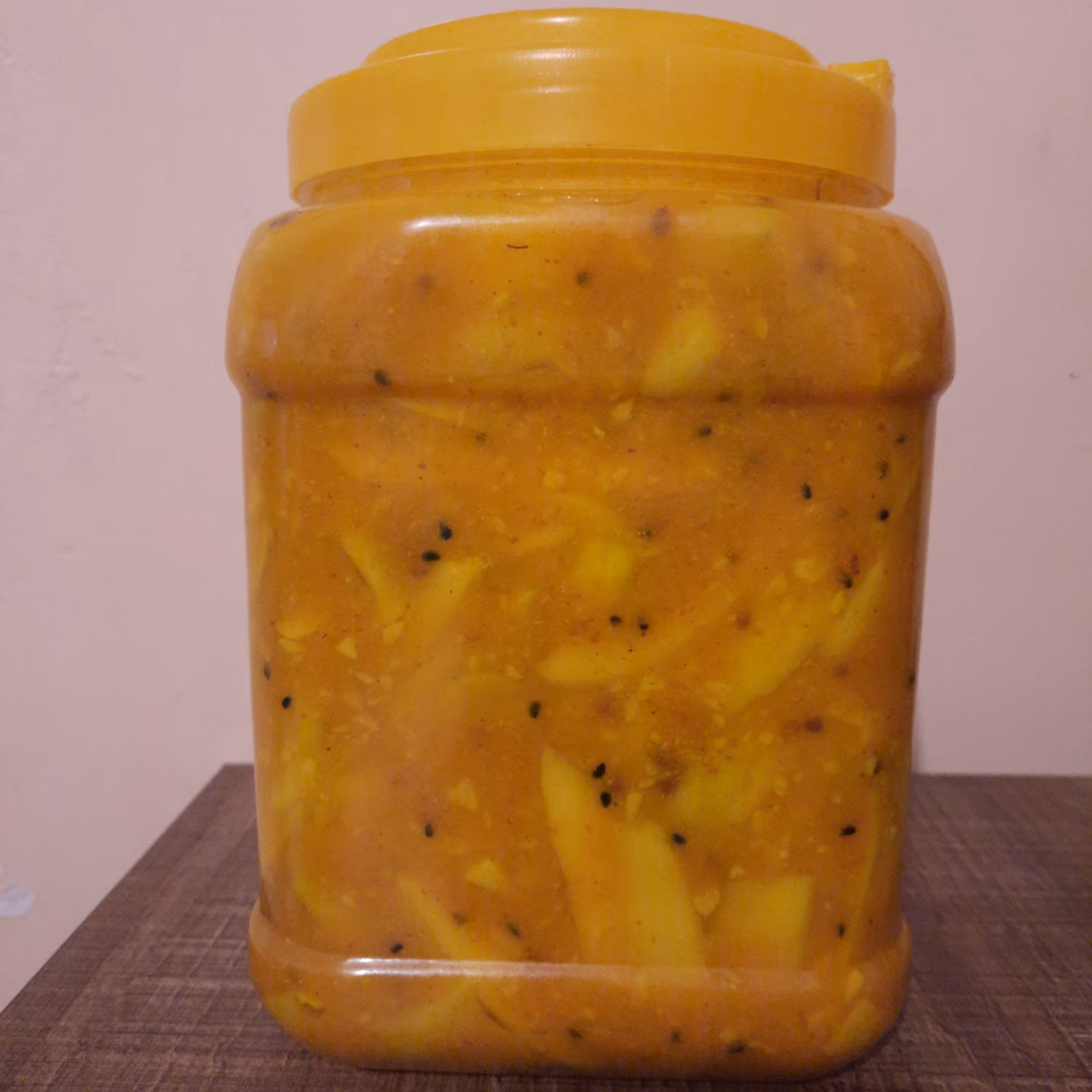 ترشی انبه زغفرانی خانگی 500گرمی  بندرعباس