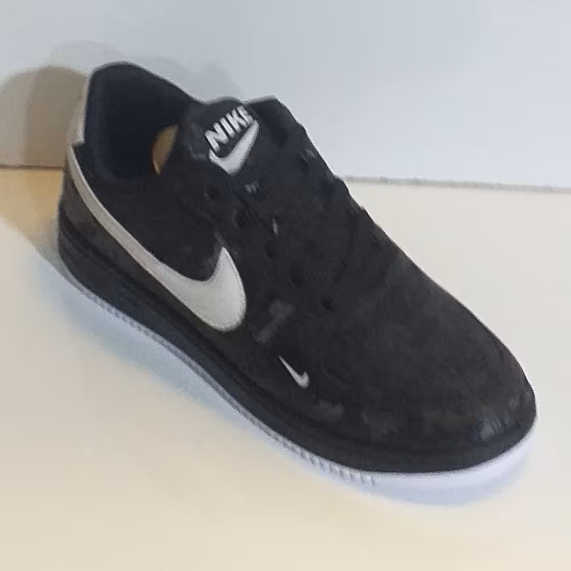 کفش اسپرت کتونی نایک ایر مدل پتینه زنانه مشکی سفید(37تا40)