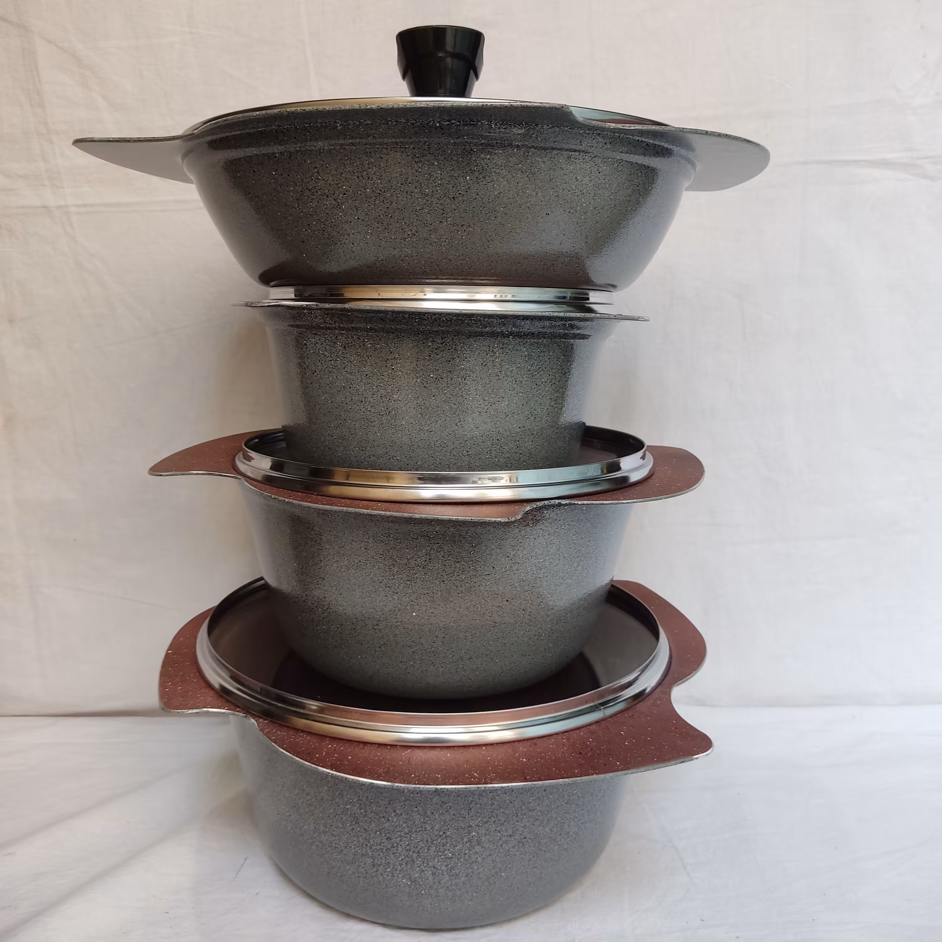 سرویس قابلمه چدن داخل گرانیت 8پارچه بدون رژیمی1700در لوازم خانگی کمالی مشهد 