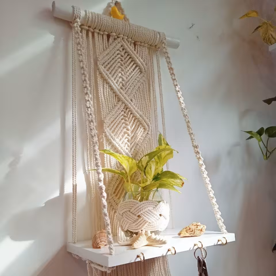 شلف و جاکلیدی مکرومه.ابعاد35در 70سانتیمتر رنگ شیری.قابل اجرا در رنگ و ابعاد دلخواهتون