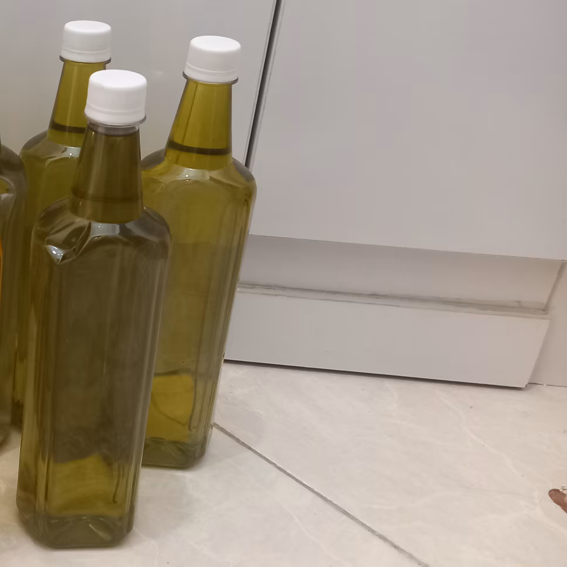 روغن زیتون بکر و تسویه نشده، بسیار پر خاصیت و مناسب برای مصرف حتی بدون غذا