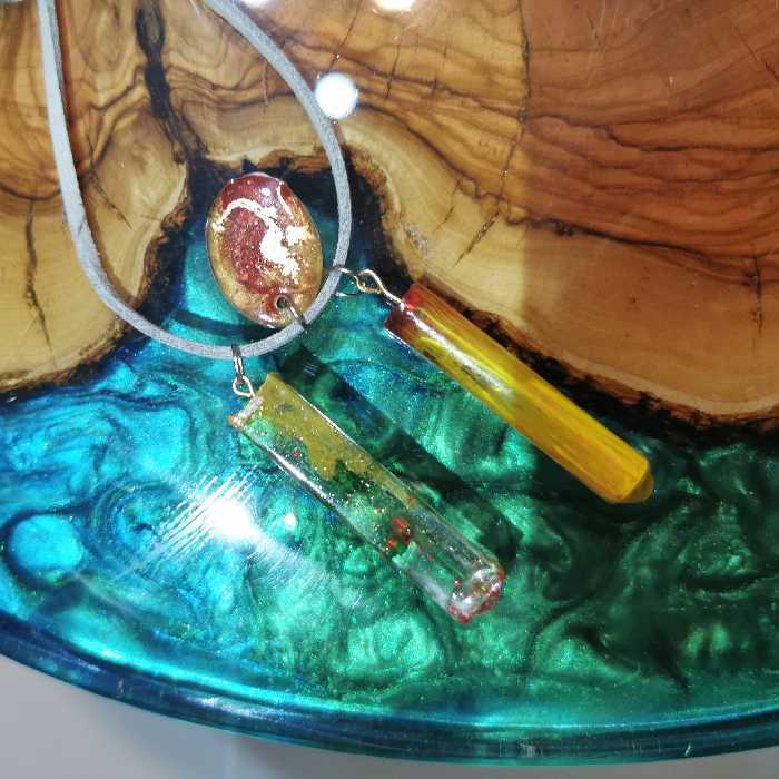 گردن آویز  اسپرت رزین مدل سنگ و گل خشک ست 3 عددی کد 1009