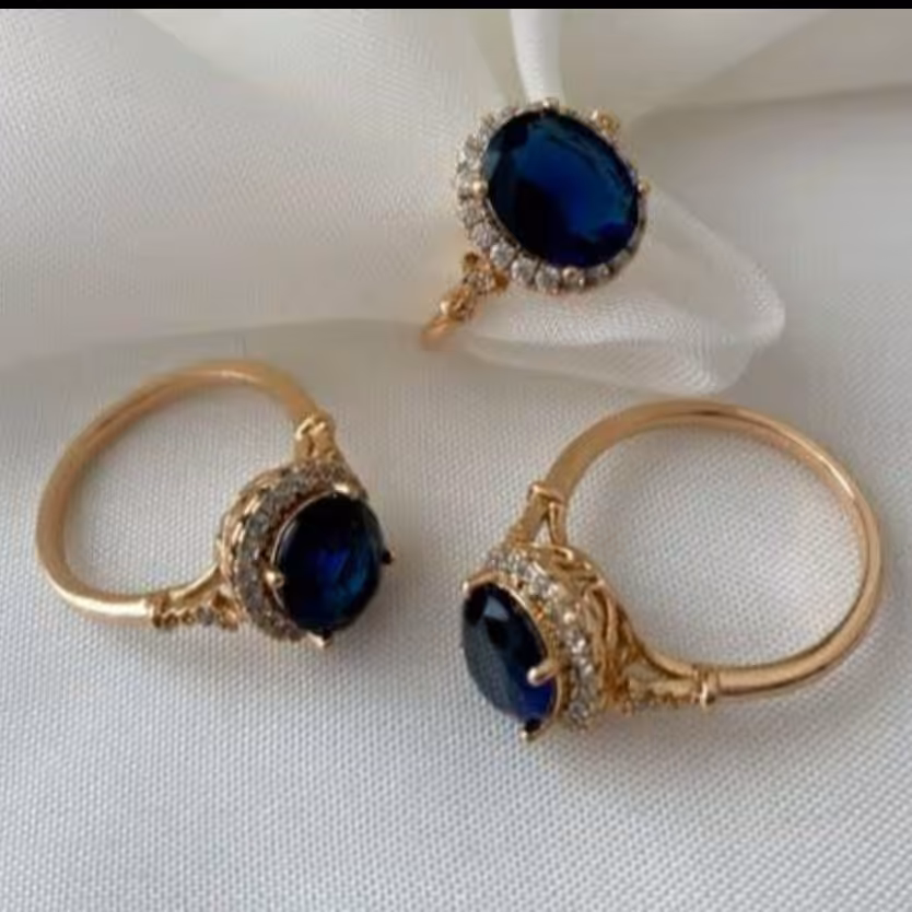 انگشتر نگین دار  طرح جواهر برند معروف رنگ ثابت بدون حساسیت 