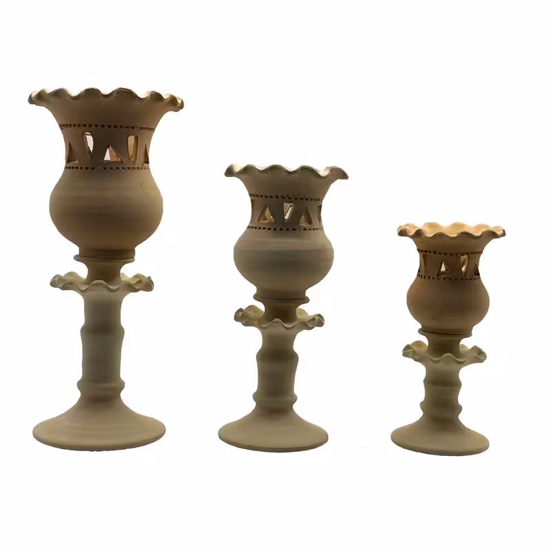 شمعدان سفالی خام مدل پایه دار کد SH101 مجموعه سه عددی ( پس کرایه )