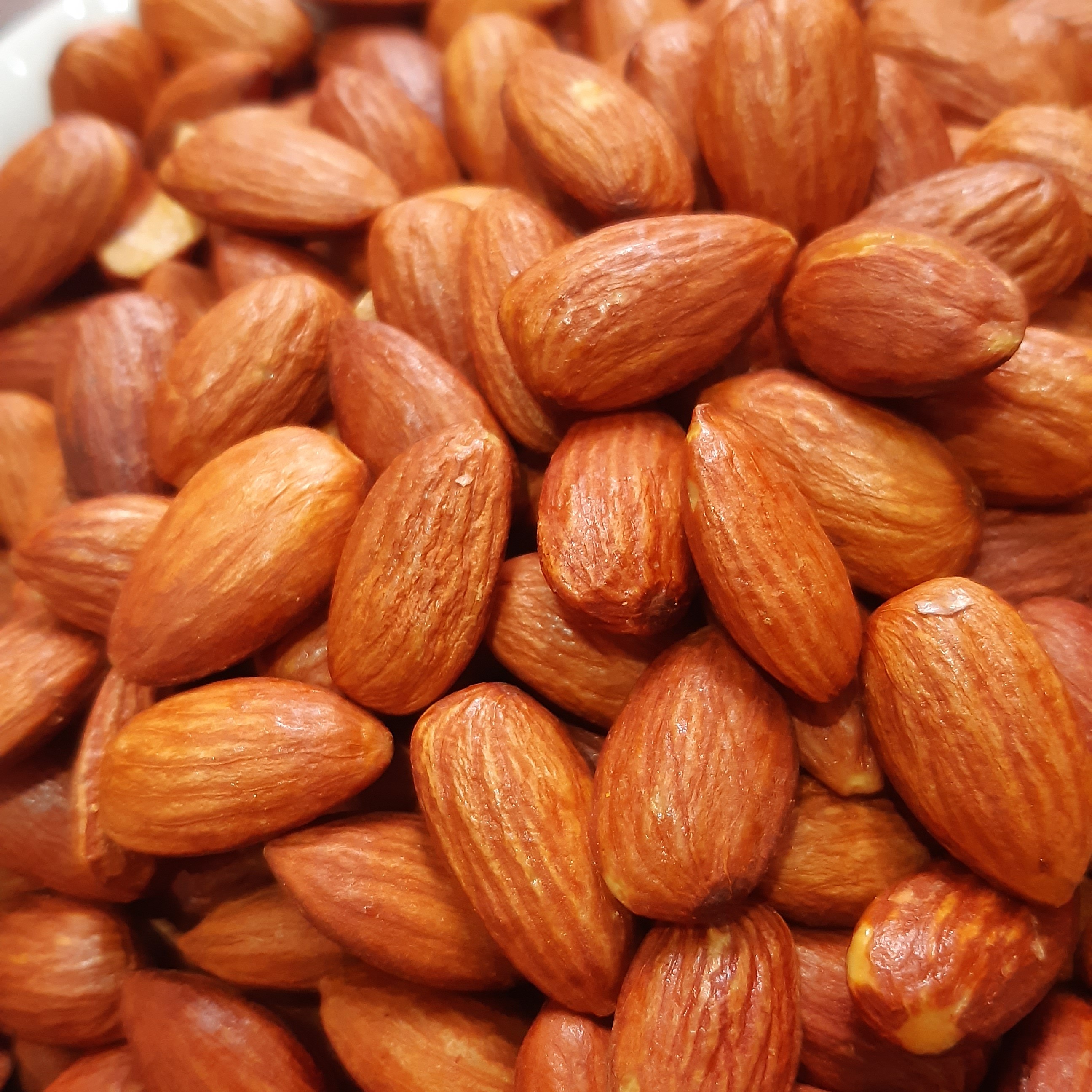 مغز بادام درختی شور 