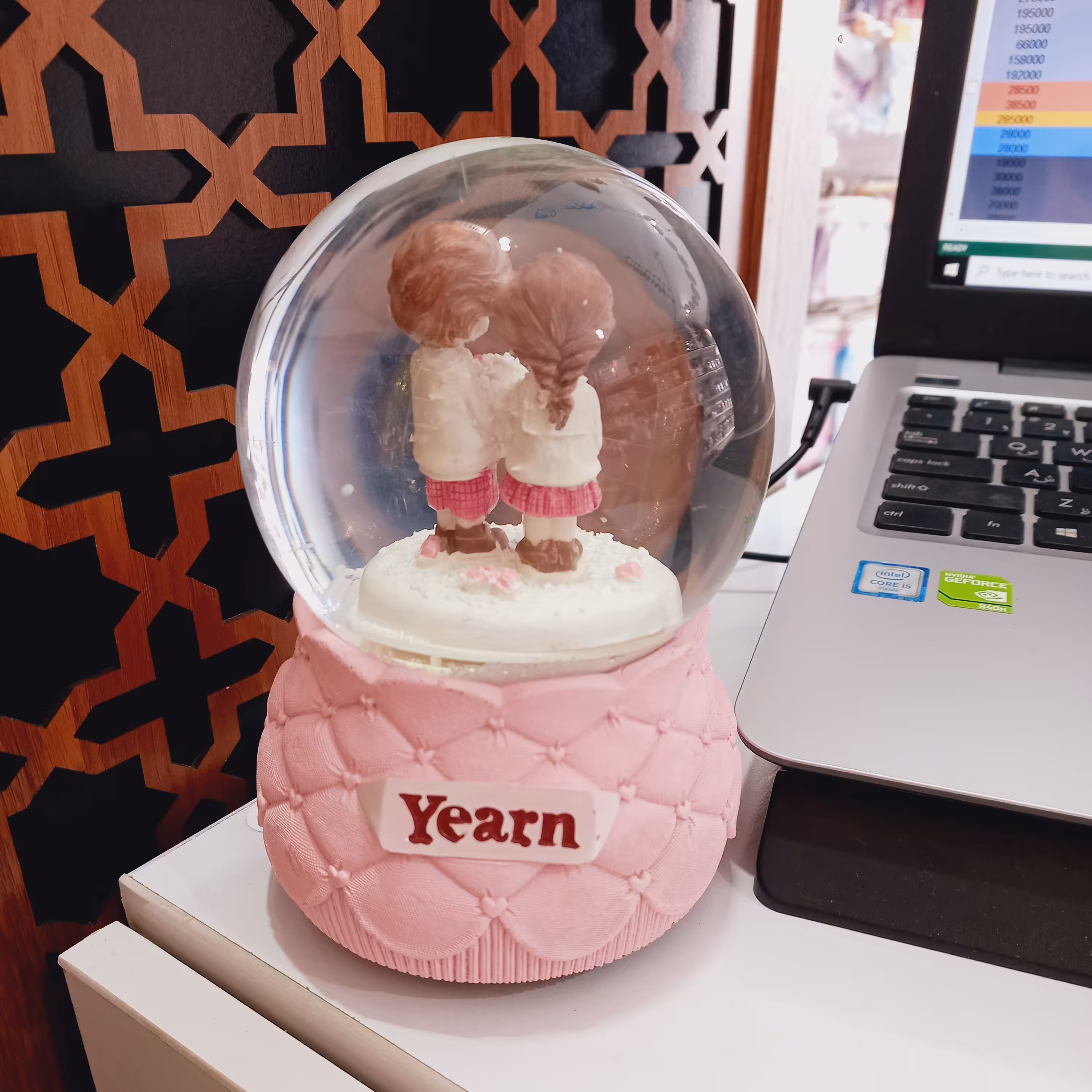 گوی موزیکال کوکی بزرگ طرح دختر پسر و سگ، صورتی رنگ 