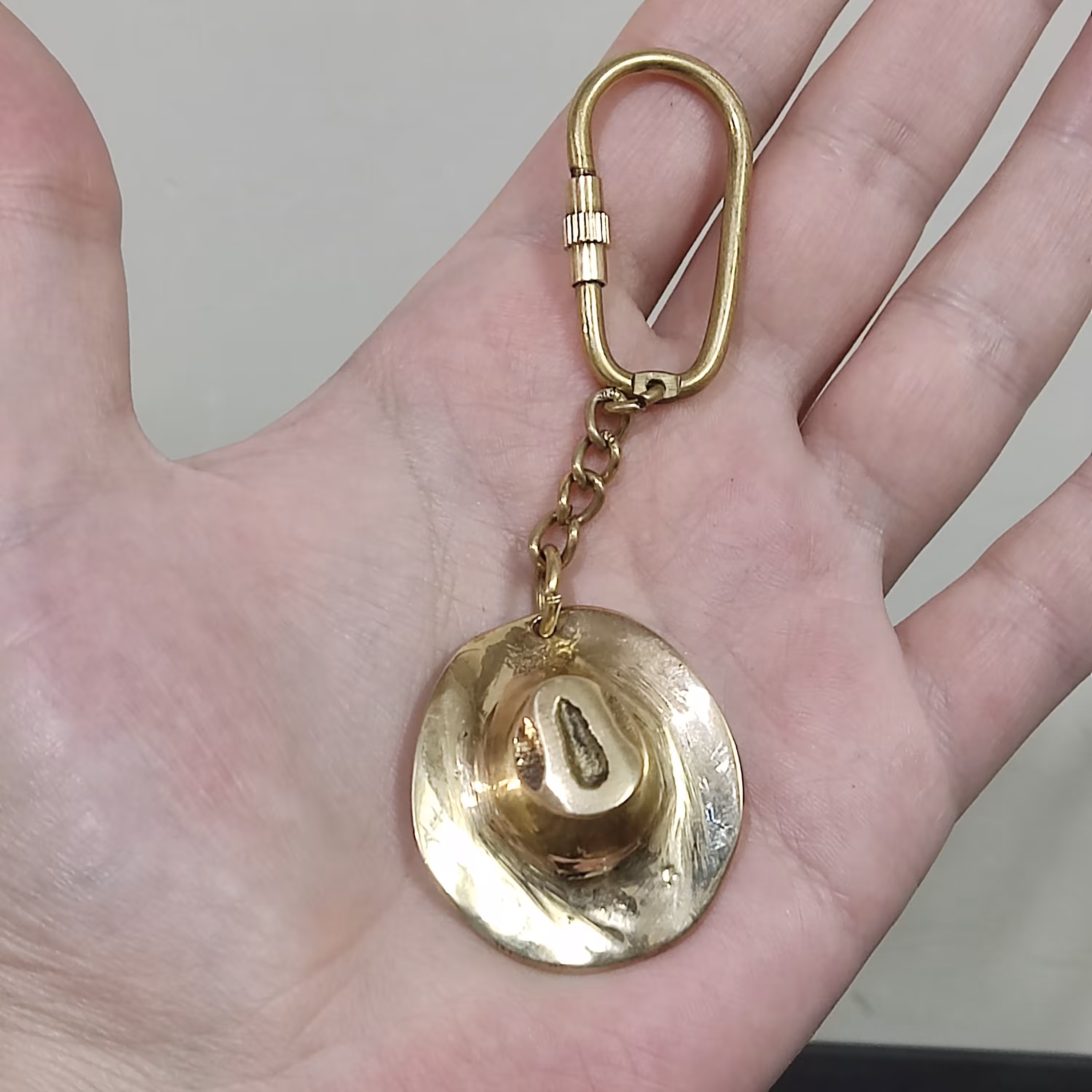 جاکلیدی جاسوییچی آویز تمام برنجی ساخت هند با کیفیت بسیار بالا و محکم با سطح کیفیتی درجه یک بسیار زیبا و تزیینی دکوری 