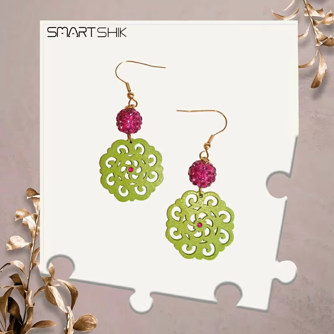 گوشواره دخترانه چوبی بسیار زیبا و خوشرنگ مناسب هدیه