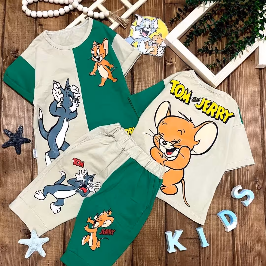 تیشرت وشلوارک