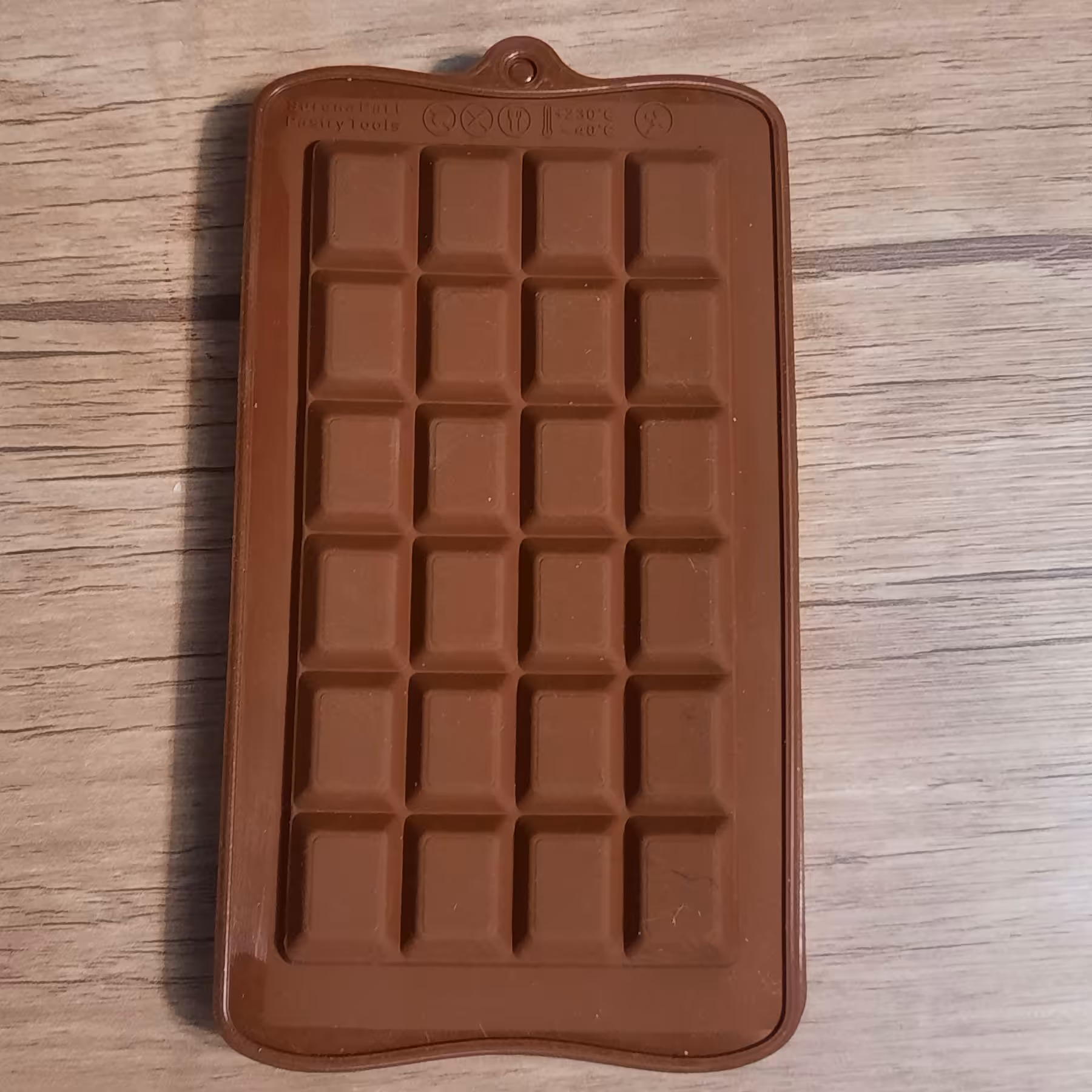 قالب شکلات تبلتی ی تیکه