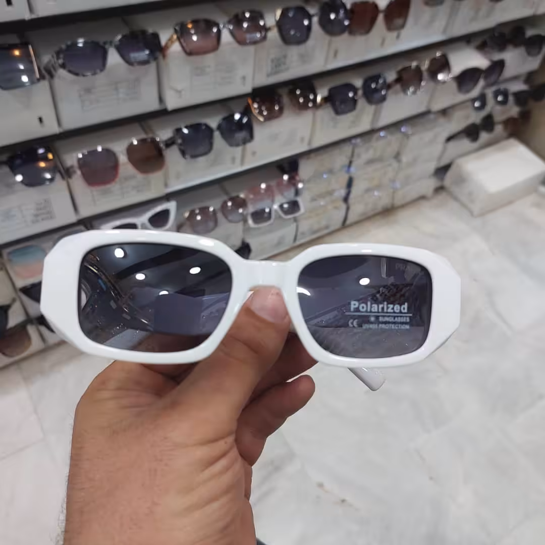 عینک آفتابی اسپرت پرادا پلاریزه و یووی 400 رنگ سفید ارسال رایگان 