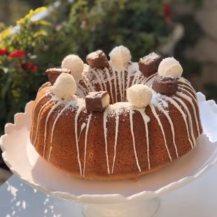 کیک وانیلی با مغز نارگیل 