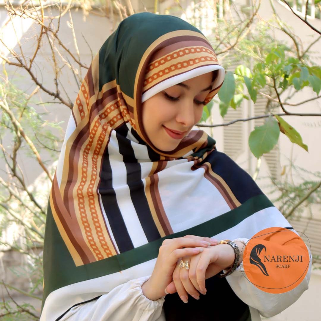 روسری قواره بزرگ نخی سبز کرم