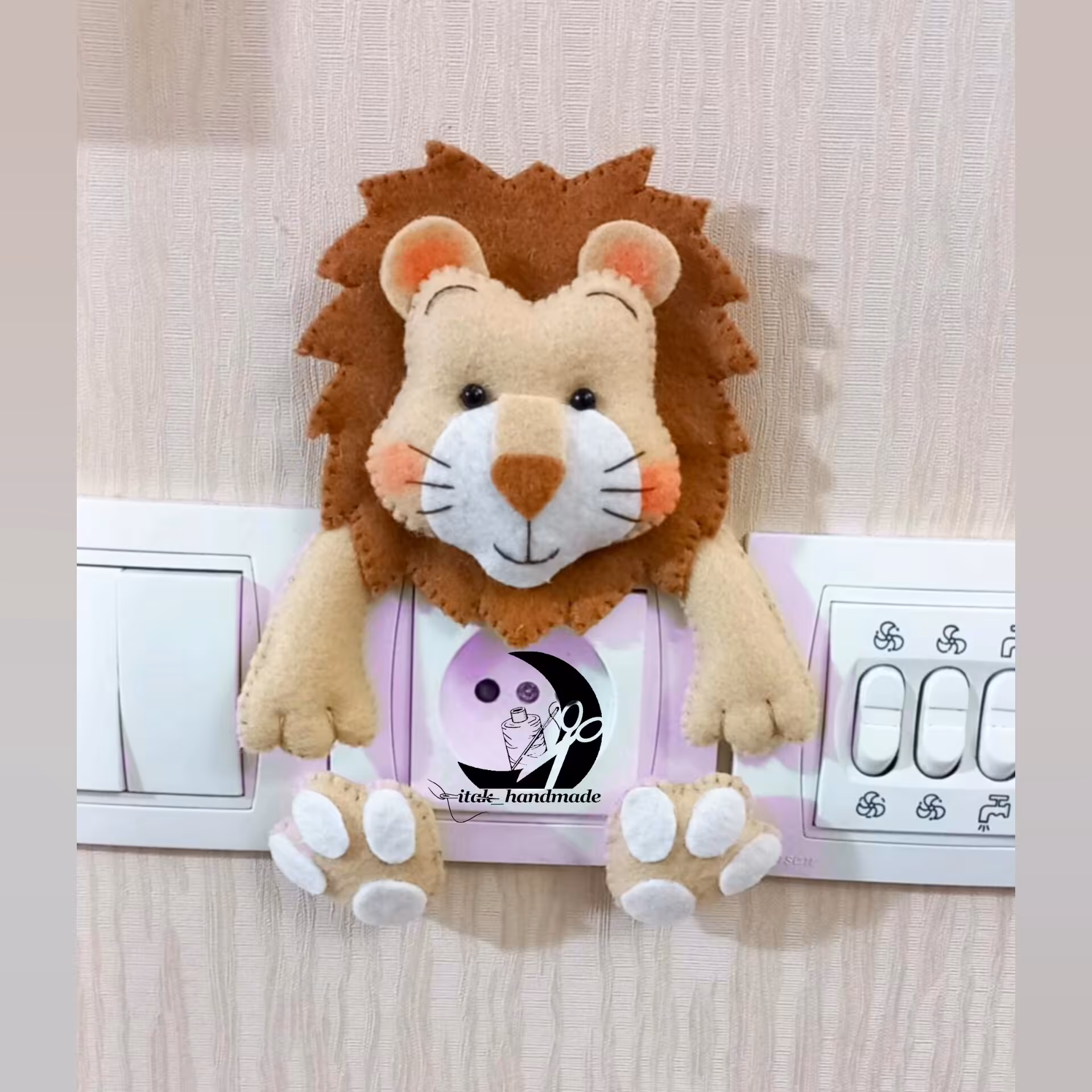 استیکر کلیدو پریز مدل شیر قابل اجرا در رنگ های مختلف