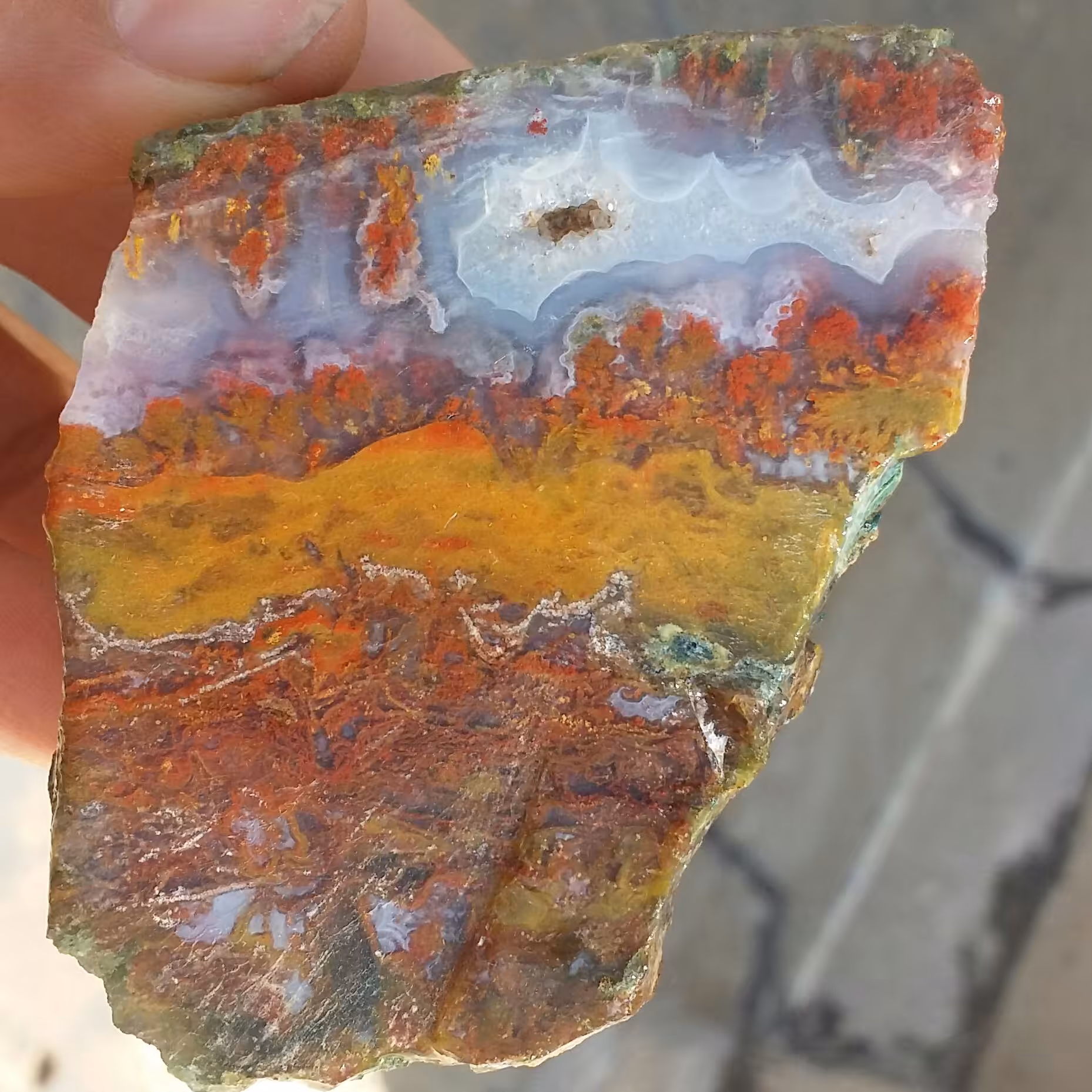 اسلایس سنگ راف عقیق سلیمانی 3بعدی بهمراه شجر منظره 7رنگ شاهکار خلقت کاملا طبیعی
با قابلیت ساخت چند نگین
کد 9663