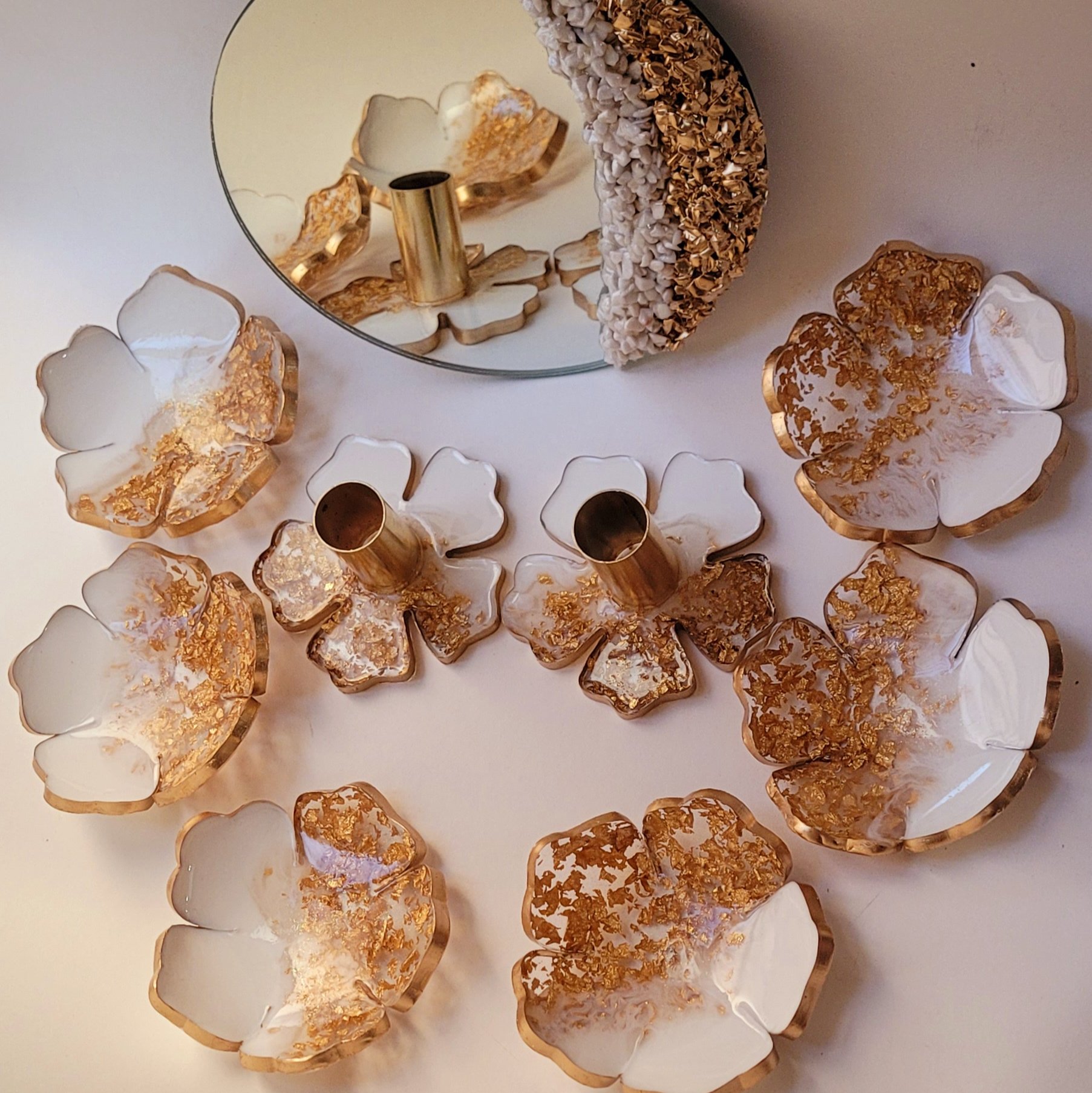 هفت سین رزینی 6عددکاسه قطر 11سانت به همراه اینه قطر 20 سانت و دو عدد جاشمعی قطر 11 سانت