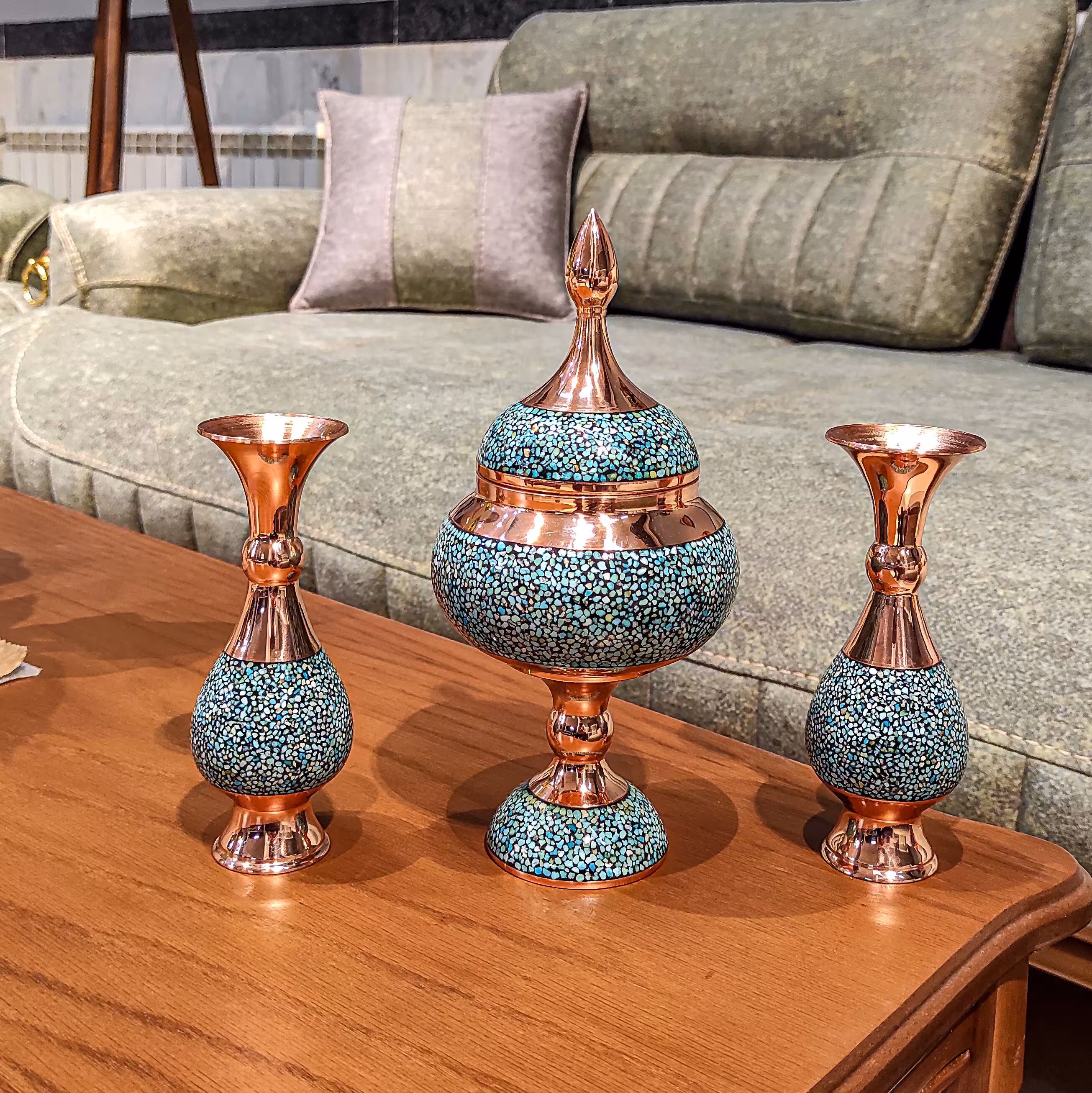 ست سه تکه فیروزه کوبی شکلات خوری ارتفاع 25 و گلدان صراحی ارتفاع 20 برند گوهر 