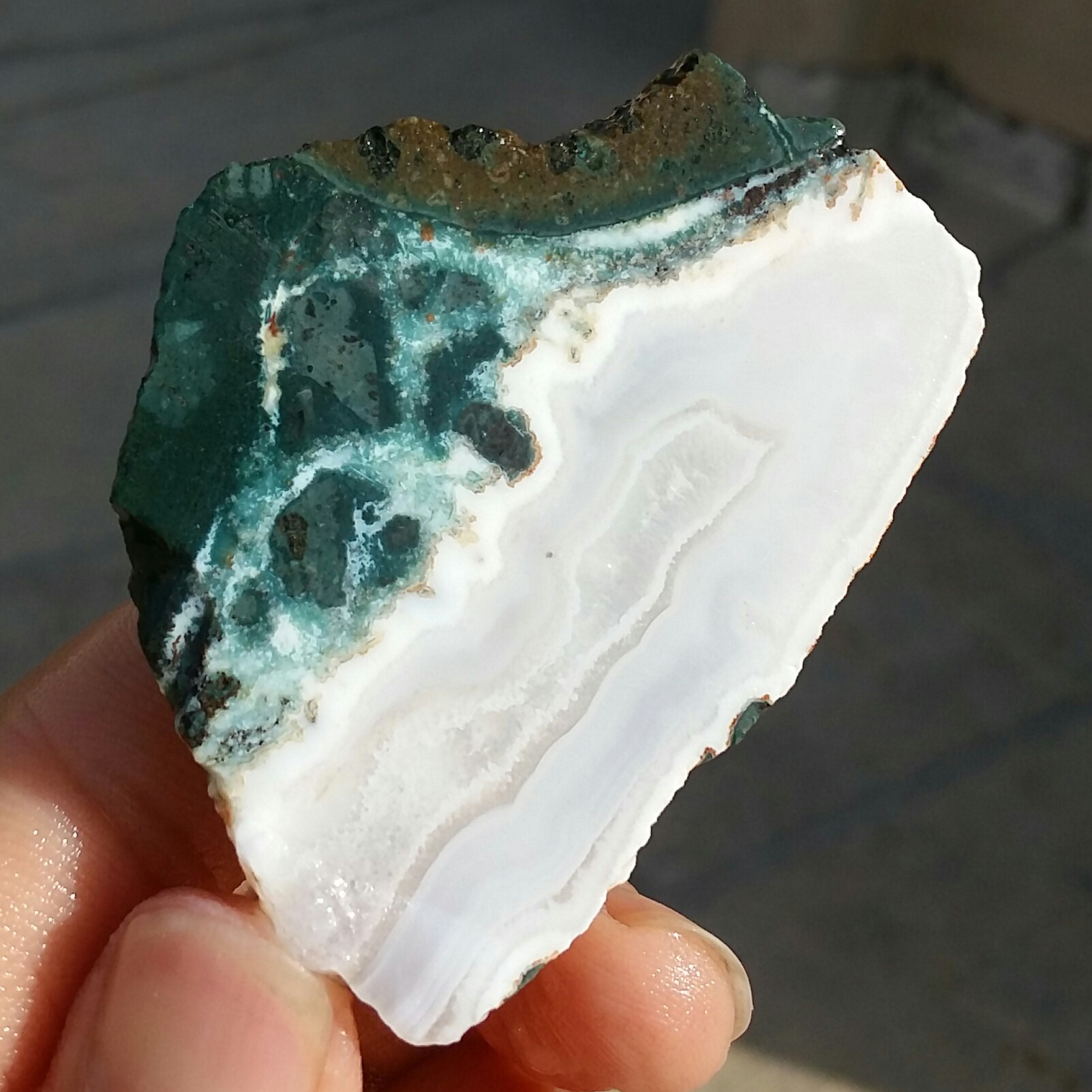 اسلایس سنگ راف عقیق سلیمانی سه بعدی بسیار زیبا و خاص 100 در 100 طبیعی  
کد 12012