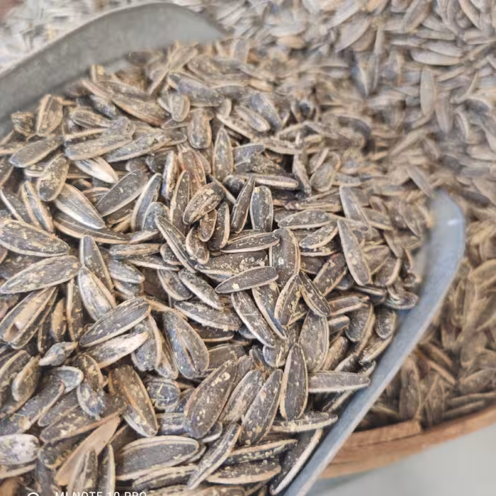 تخمه آفتابگردان خارجی طعم گلپر هشتصد گرمی