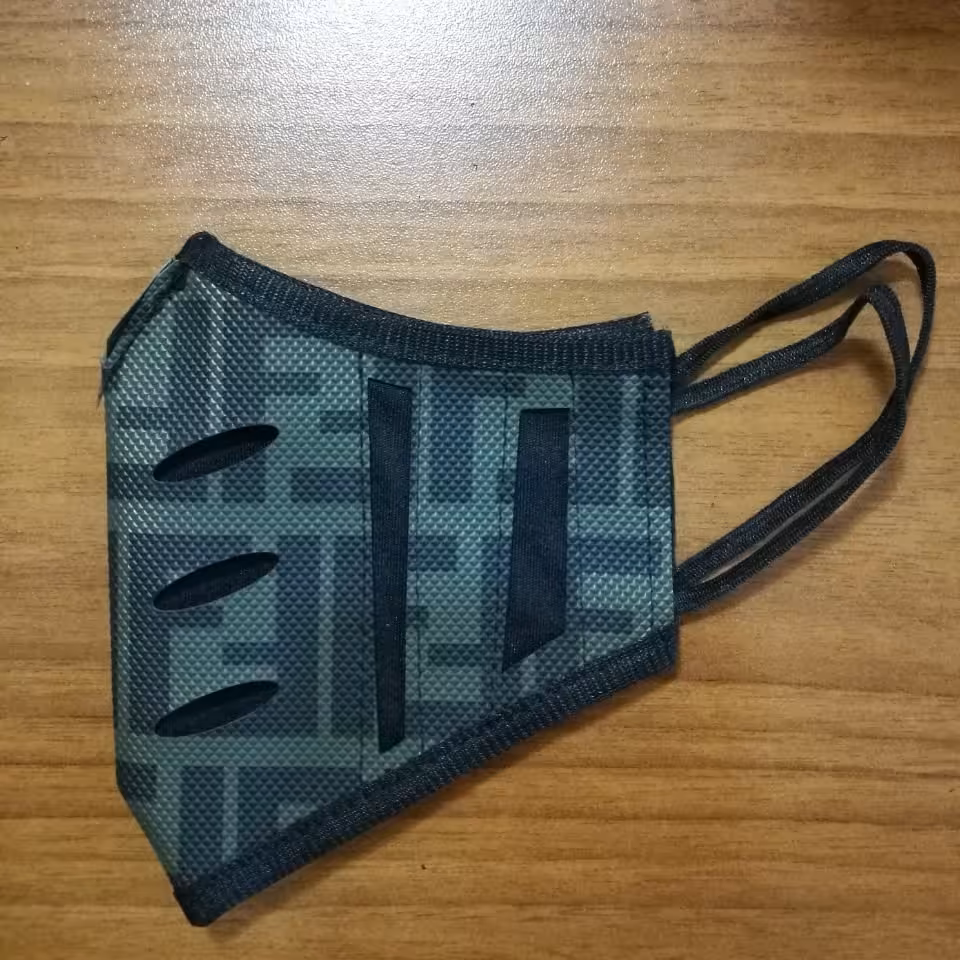 ماسک چرم طرح دار 03