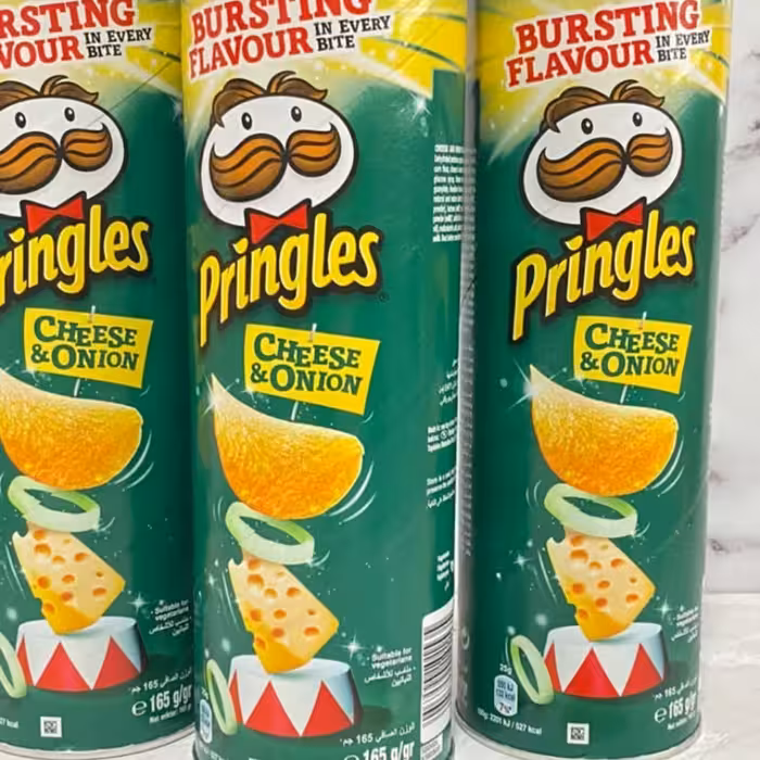 چیپس پرینگلز با طعم پنیر و پیاز