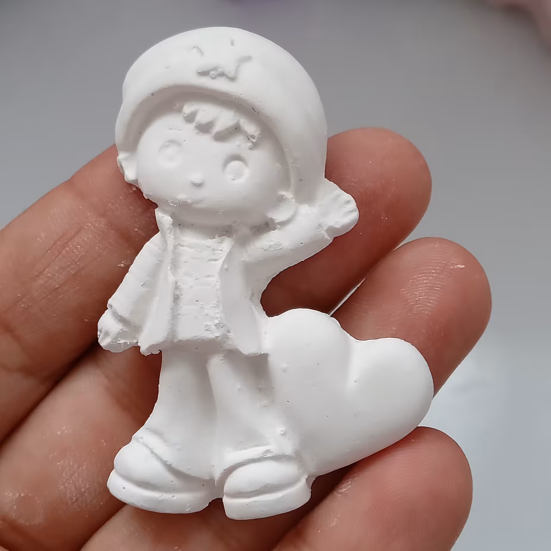 بیس خام پسر قلبی مناسب تابلو دکوراتیو و مکعب اسم و استند اسم جنس پودرسنگ هنری