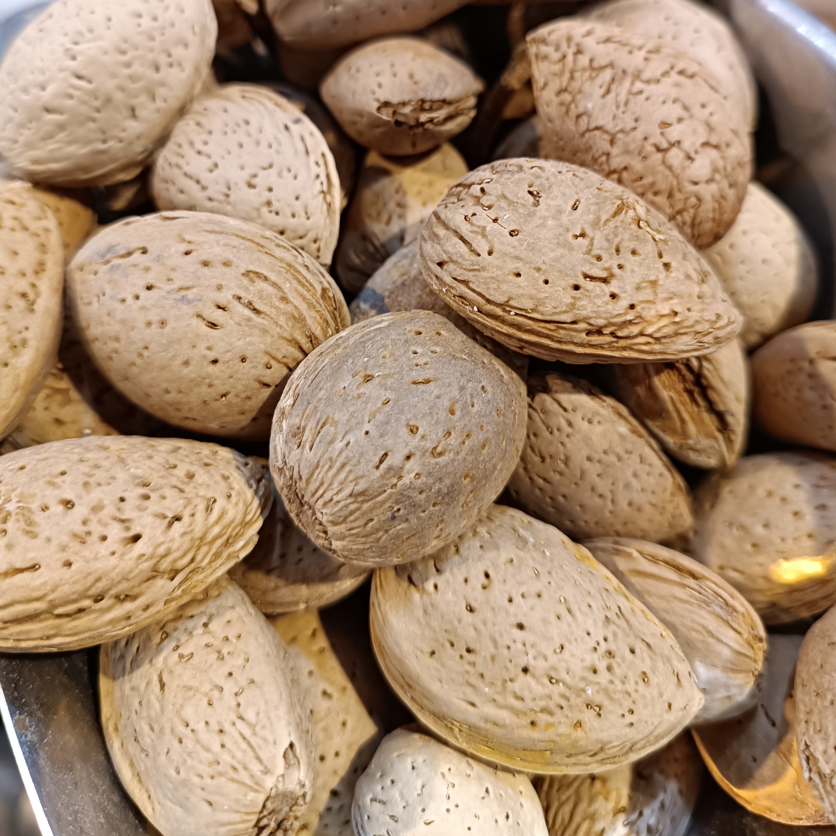 بادام درختی امساله 100درصد بدون تلخی
