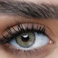 لنز چشم بیوتی سالیانه رنگ سبز دور دار