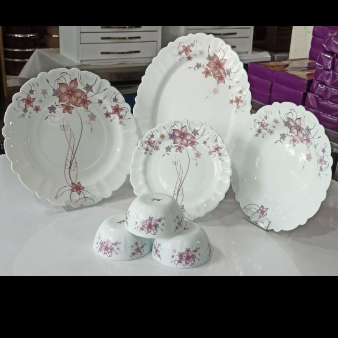 سرویس 25 پارچه آرکوپال
تولید شرکت مقصود 
نام طرح نیروانا صورتی