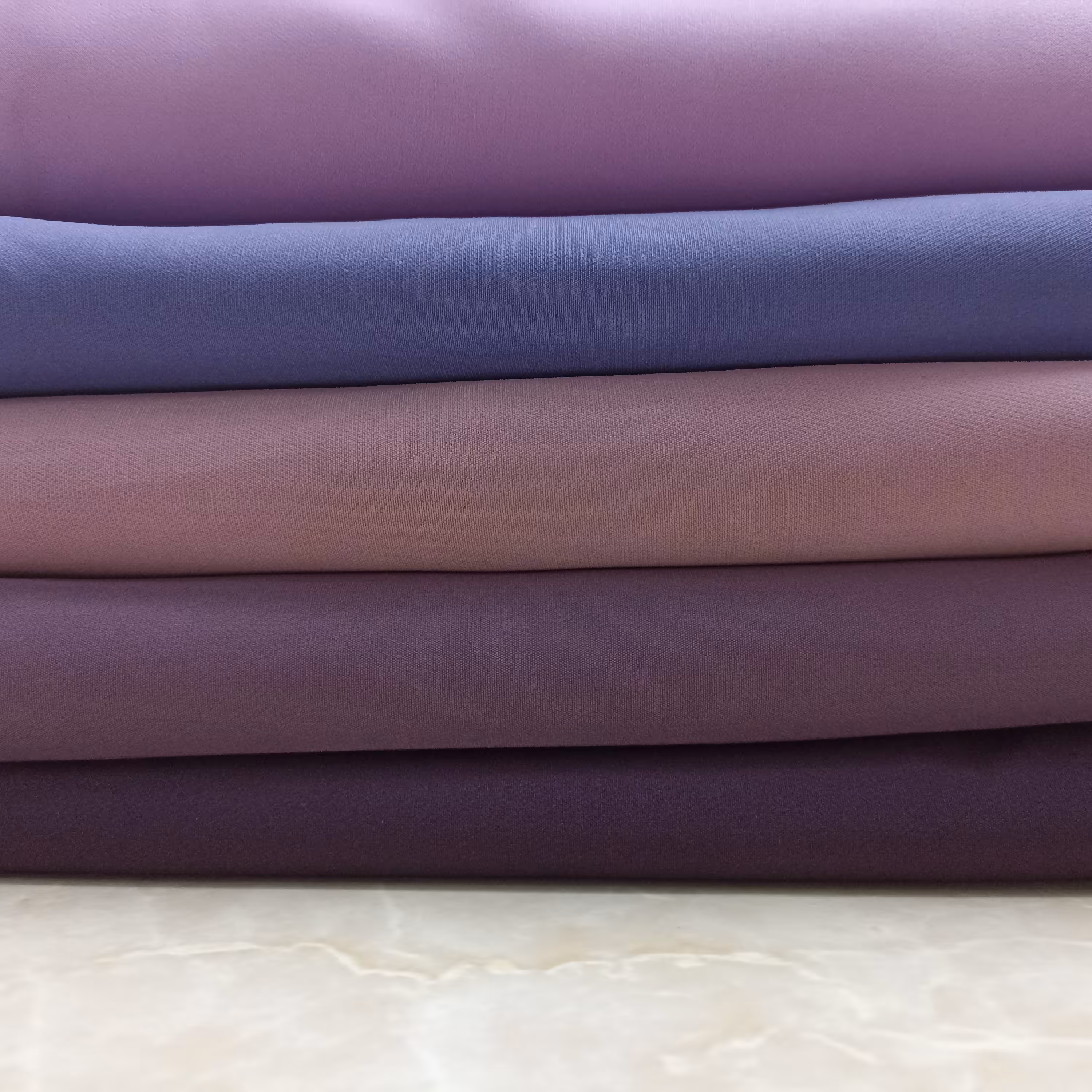 پارچه مازراتی رنگ یاسی بنفش