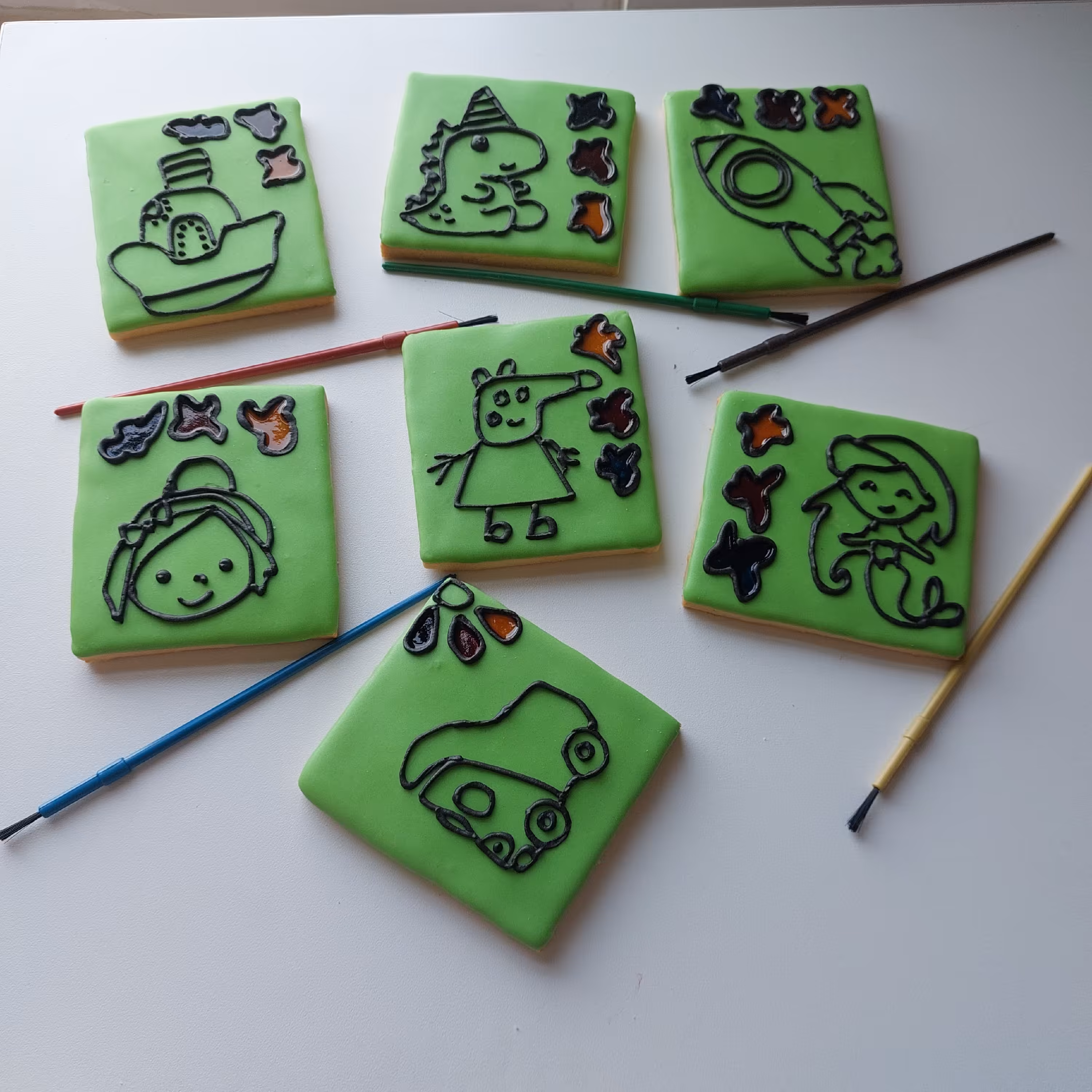 کوکی رنگ آمیزی کاملا خوراکی مناسب خلاقیت کودکان بهد رنگ آمیزی قابل خوردن ورنگ خوراکی