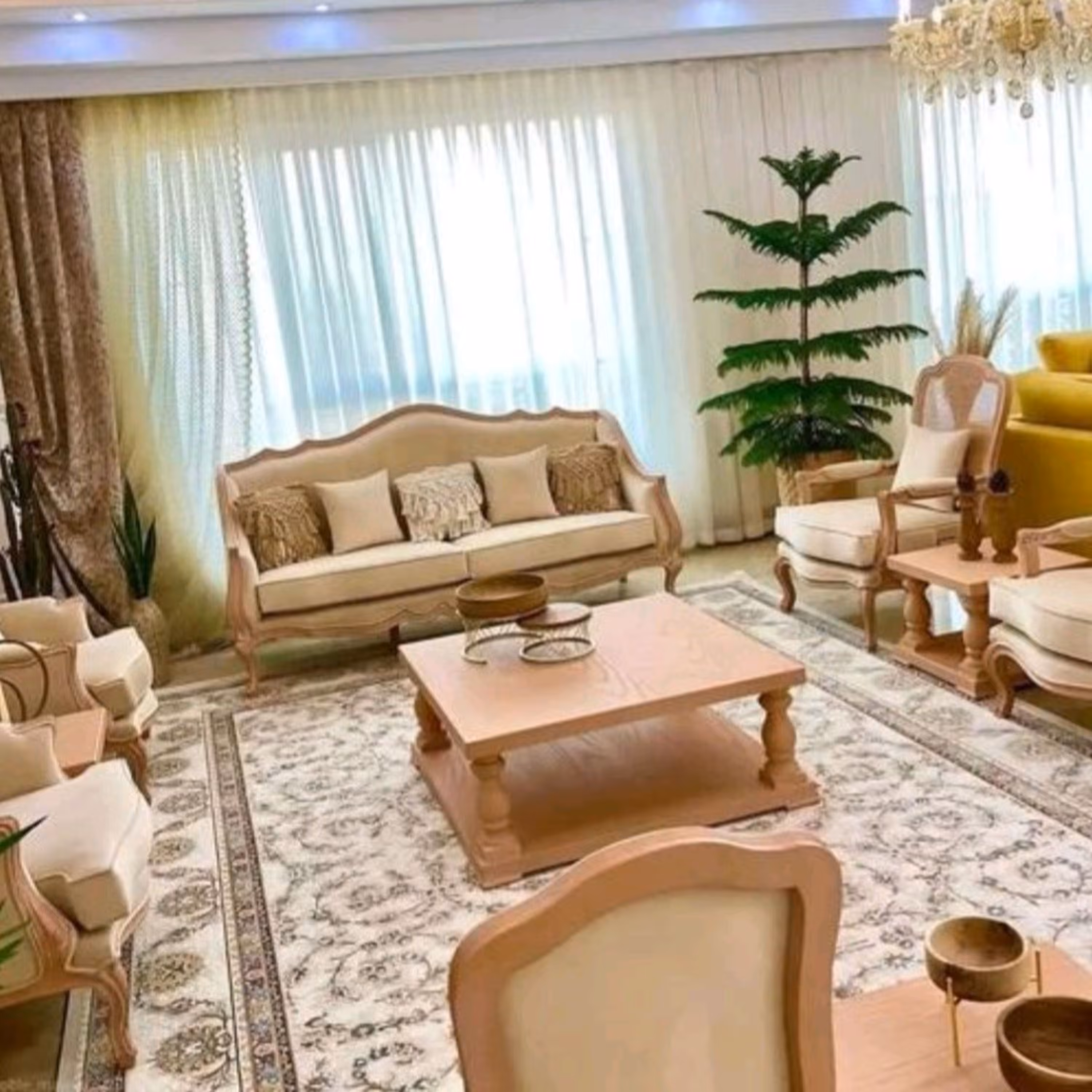 تولید و فروش انواع مبلمان استیل و کلاسیک 