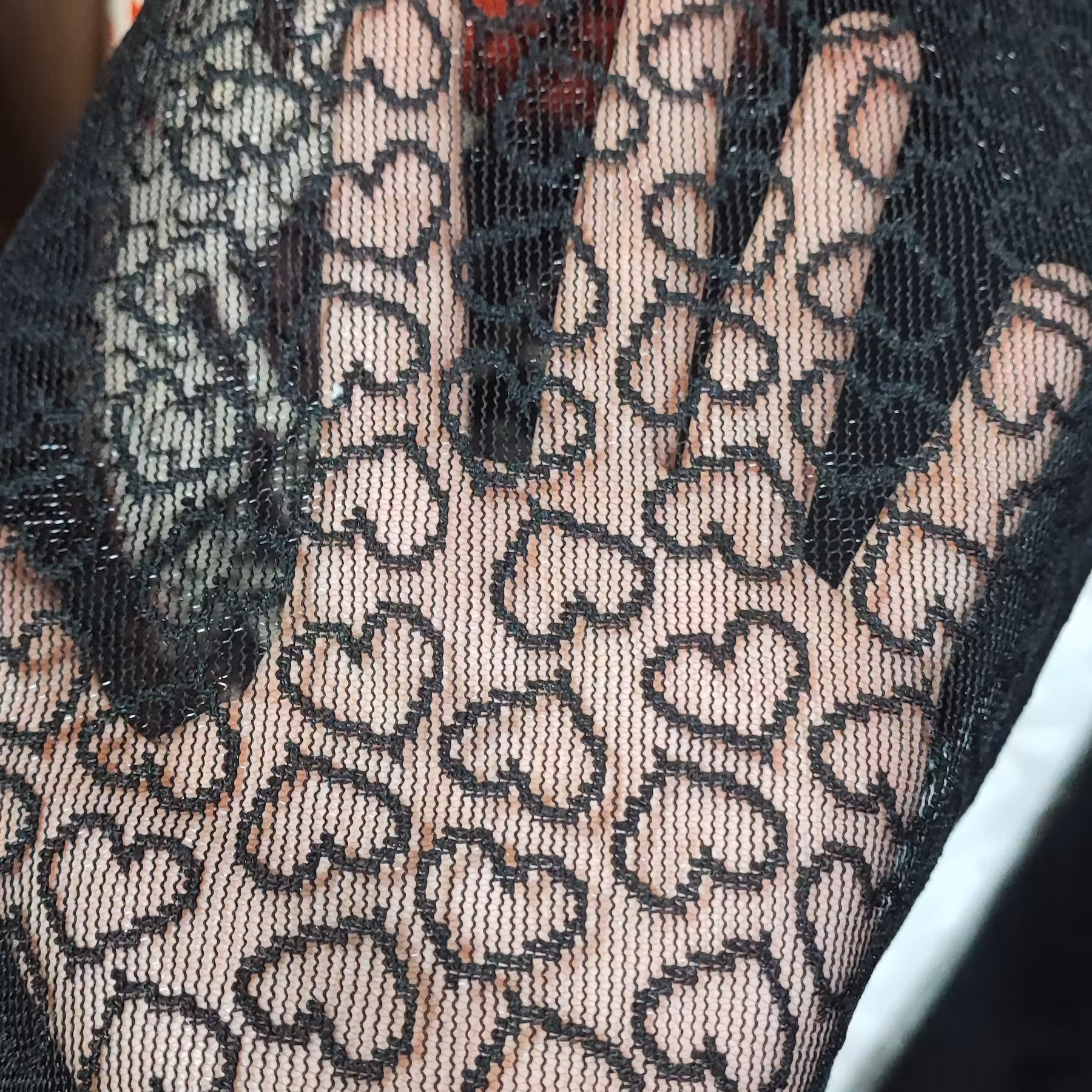 تور مجلسی طرح برجسته شایندار عرض 145 نیازبه آساتر داره کم بر کش داره زیر قیمت بازار