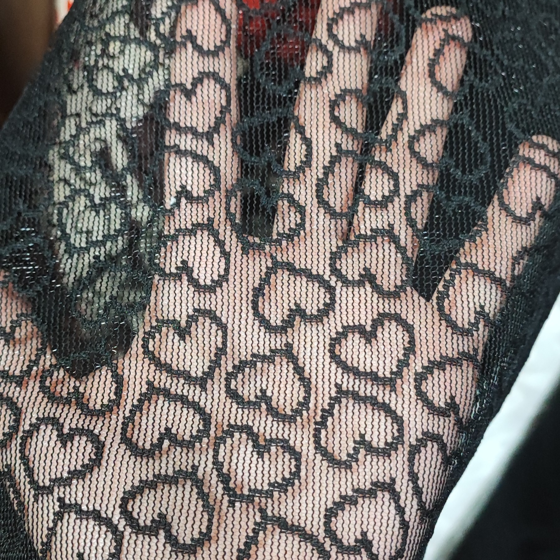 تور مجلسی طرح برجسته شایندار عرض 145 نیازبه آساتر داره کم بر کش داره زیر قیمت بازار