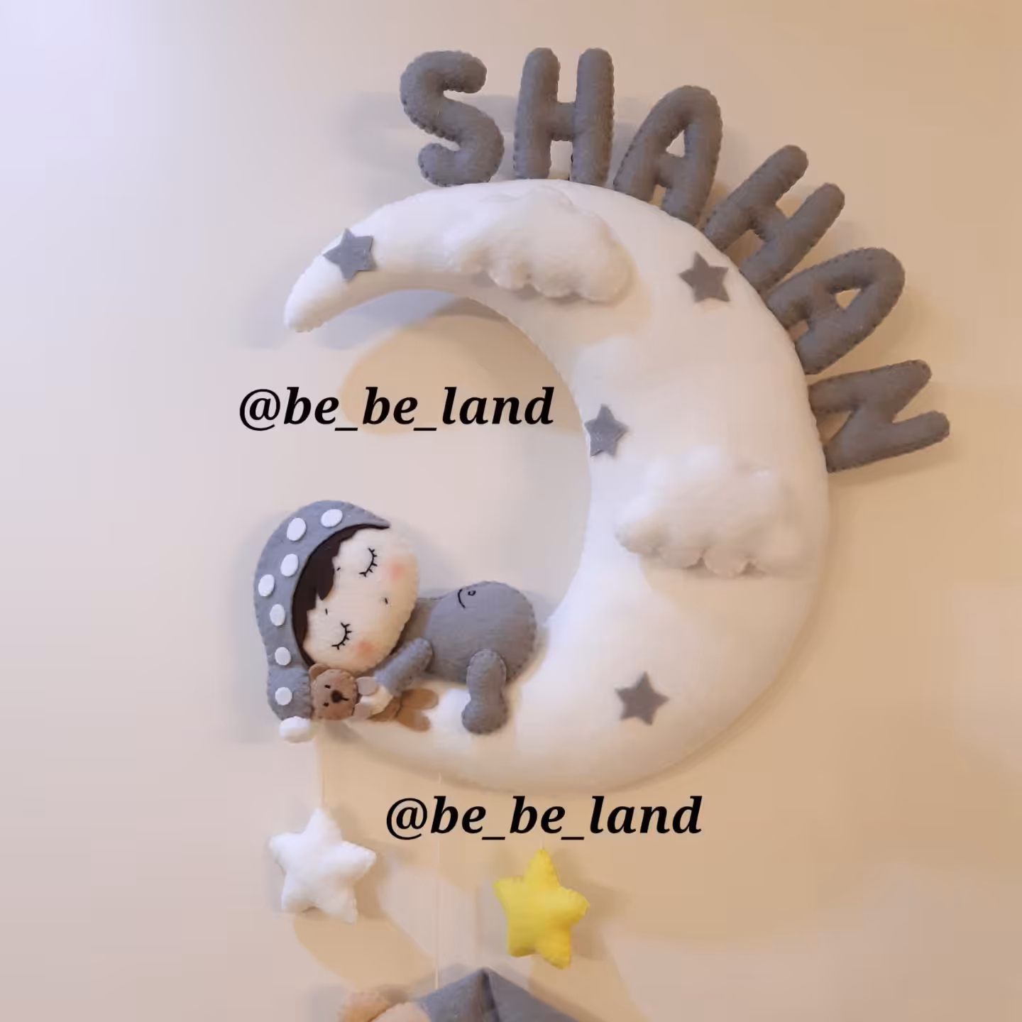 آویز اسم خوشگل طرح خرس و بچه مناسب برای دختر و پسر قابل سفارش برای  اسم دلخواه شما