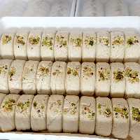 حلوا شکری سنتی اردکان( یزد) نرم و لطیف (500 گرم)