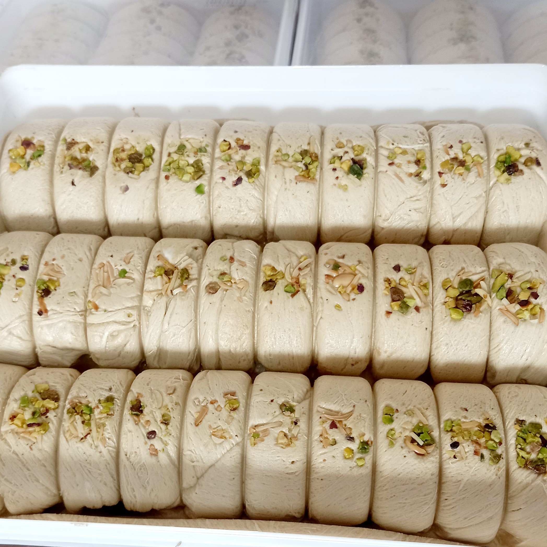 حلوا شکری سنتی اردکان( یزد) نرم و لطیف (500 گرم)