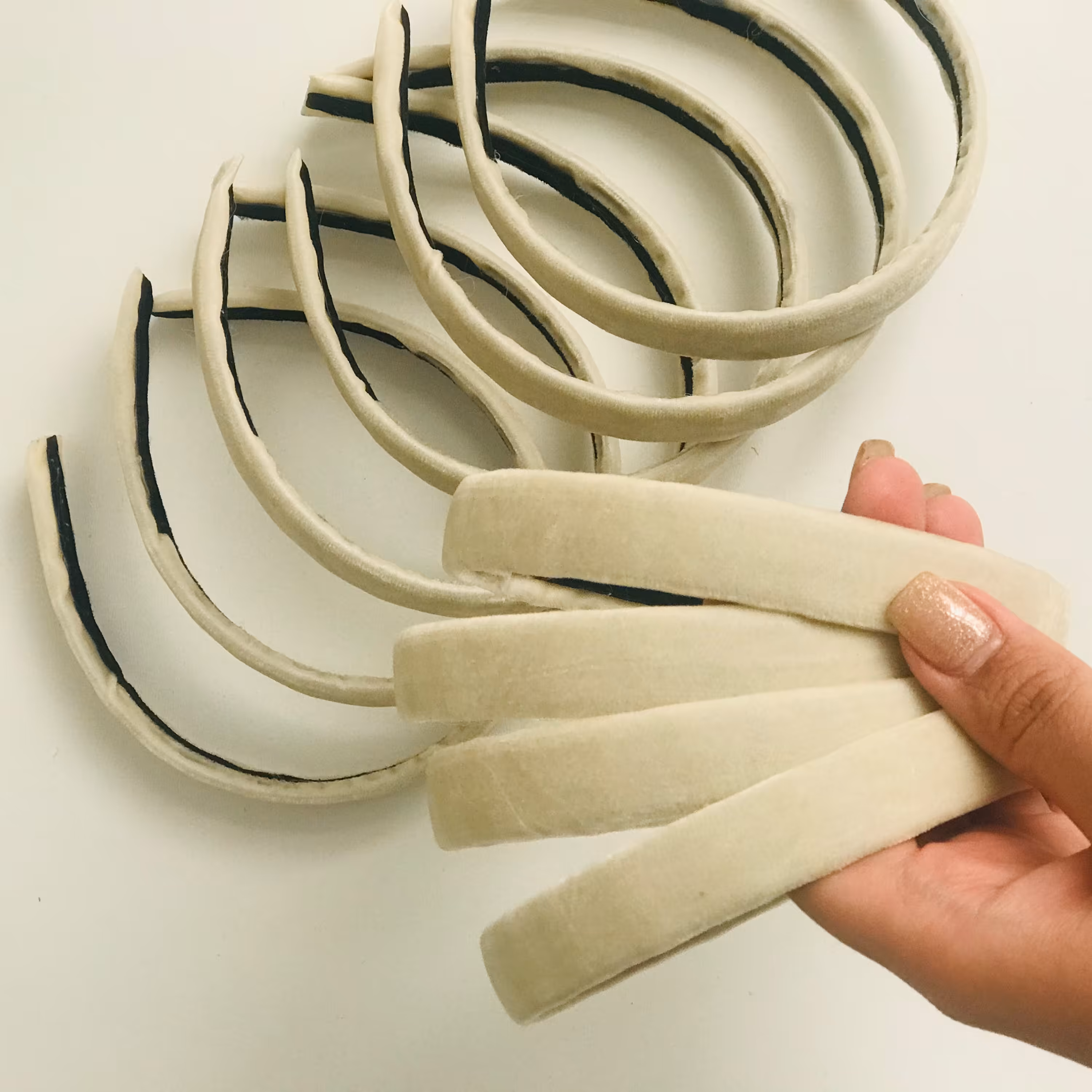 تل مخمل 2سانت رنگ شیری