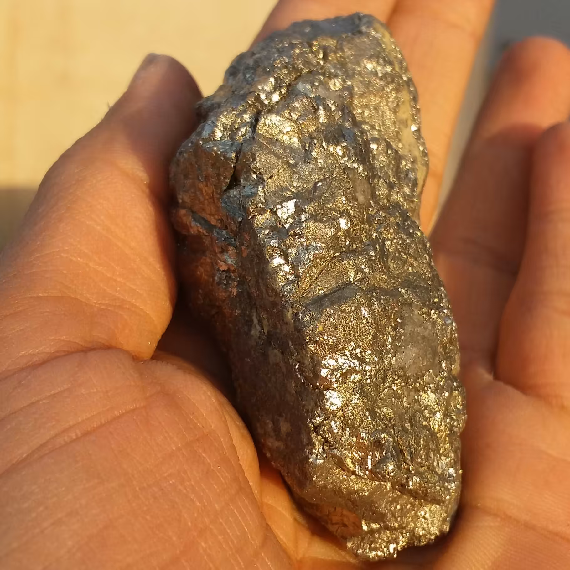 نمونه فوق کلکسیونی درشت سنگ راف  پیریت طلایی ملقب به سنگ طلا همرشدی با بورنیت 100 در 100 طبیعی شاهکار خلقت کد 9388