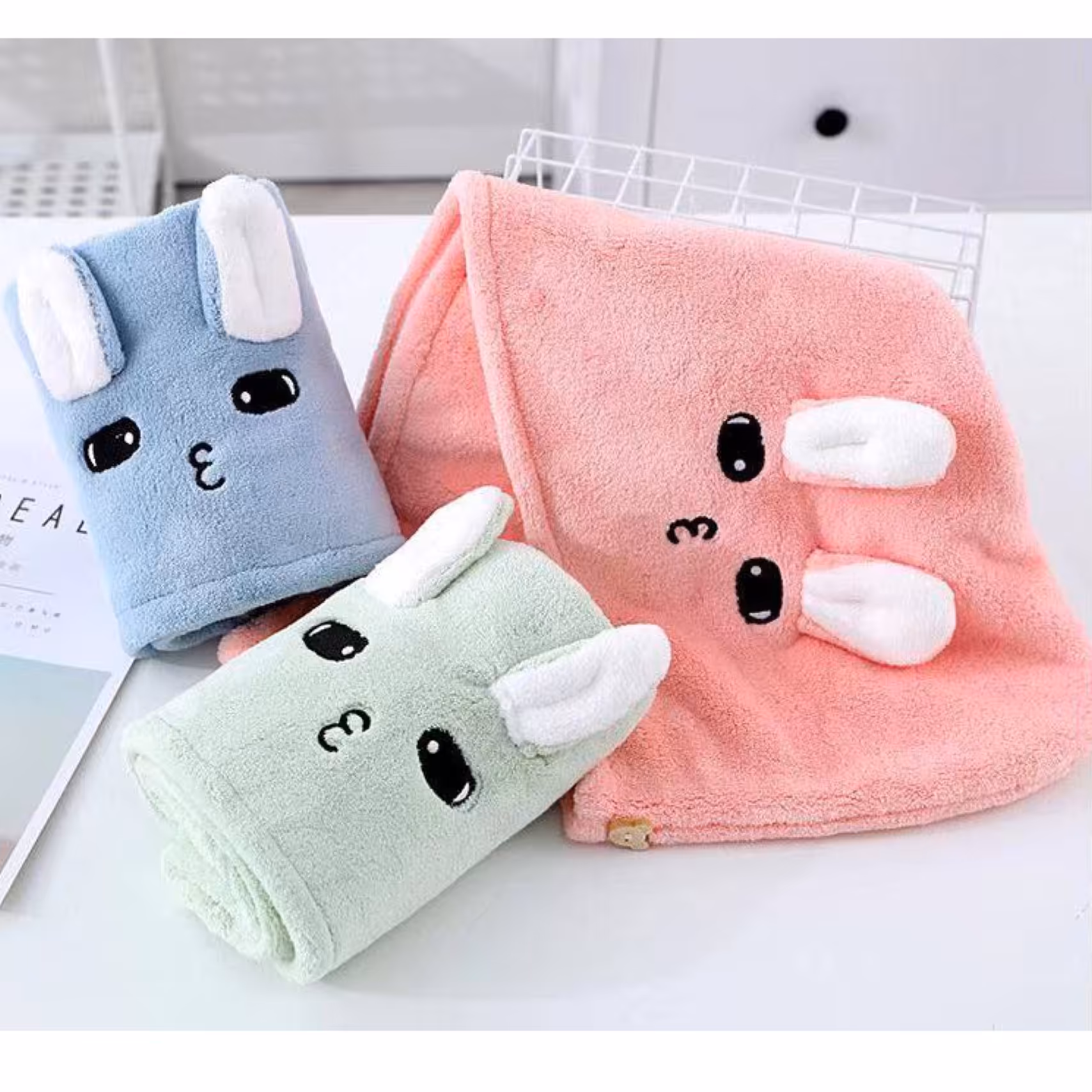 حوله سر حمام نانو بزرگ فانتزی دکمه دار زود خشک کن  طرح فانتزی کیوت جنس پتو نرم و لطیف و گرم