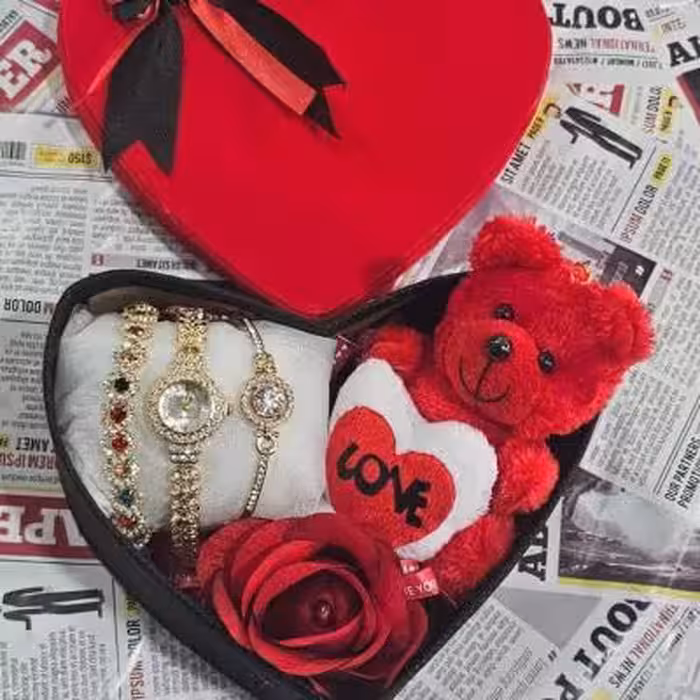 باکس هدیه ساعت و دو عدد دستبند