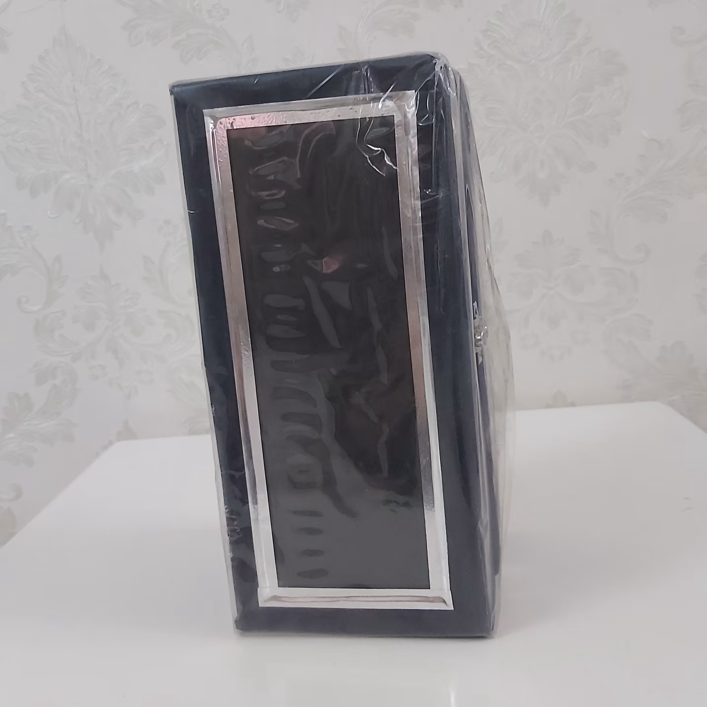 جعبه مخمل درب دار شیشه ای مناسب جهت گادان ارتفاع 20 سانت