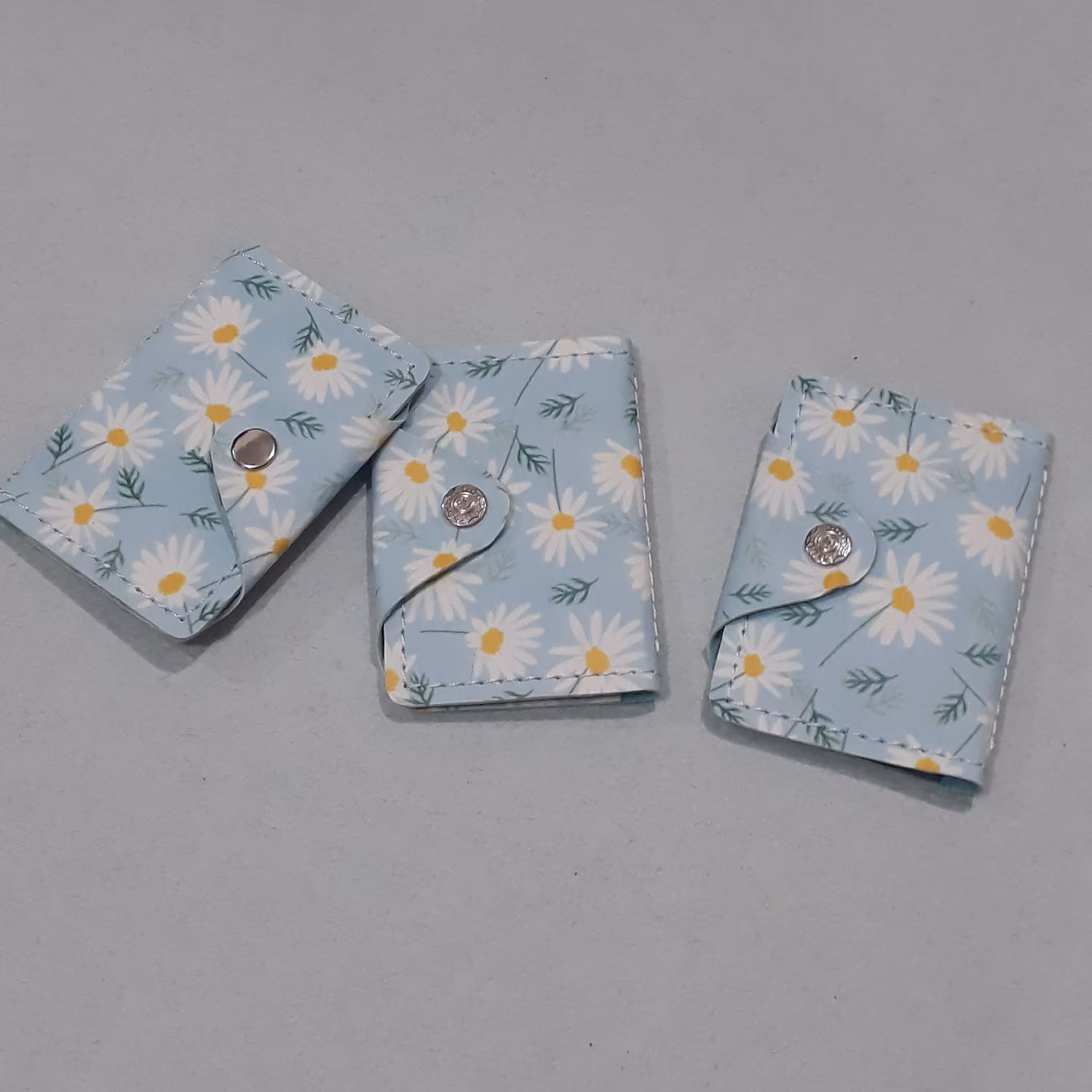 جاکارتی چرم دست دوز طرح بابونه(جای 8تا14تاکارت)