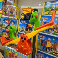 الاکلنگ زرافه محصولی از شرکت مانلی