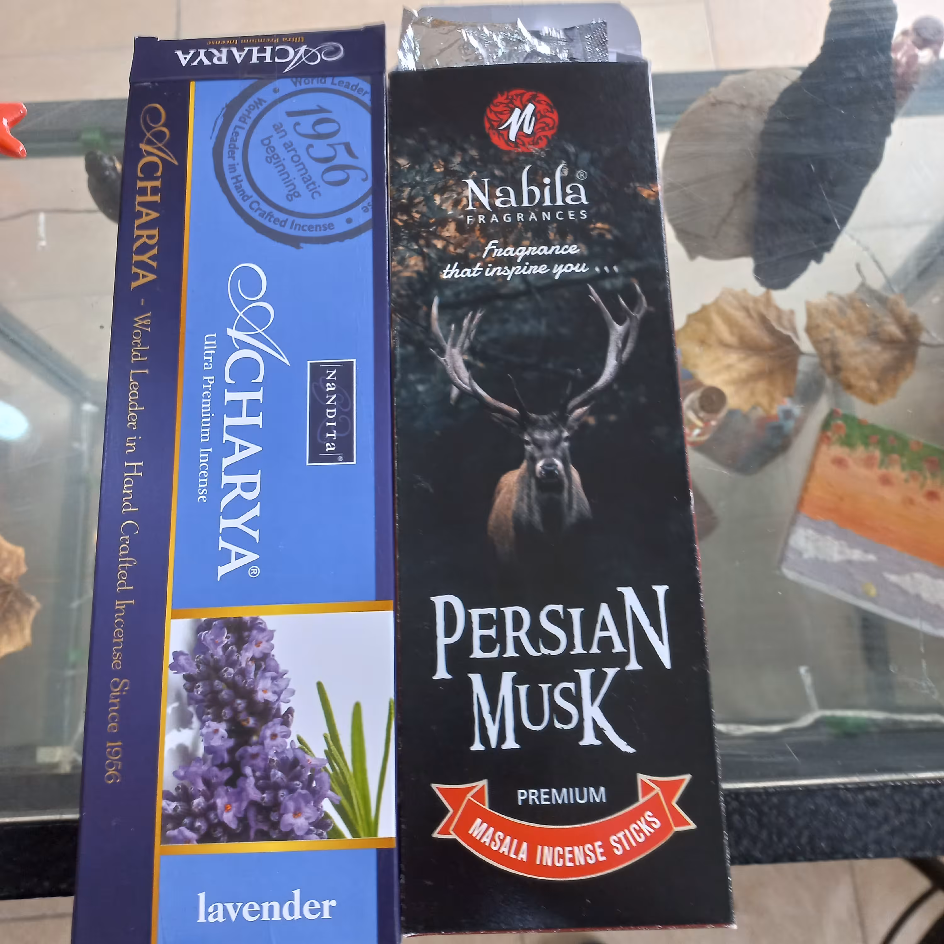 عود  دست ساز  کاملا با کیفیت و رایحه عالی 