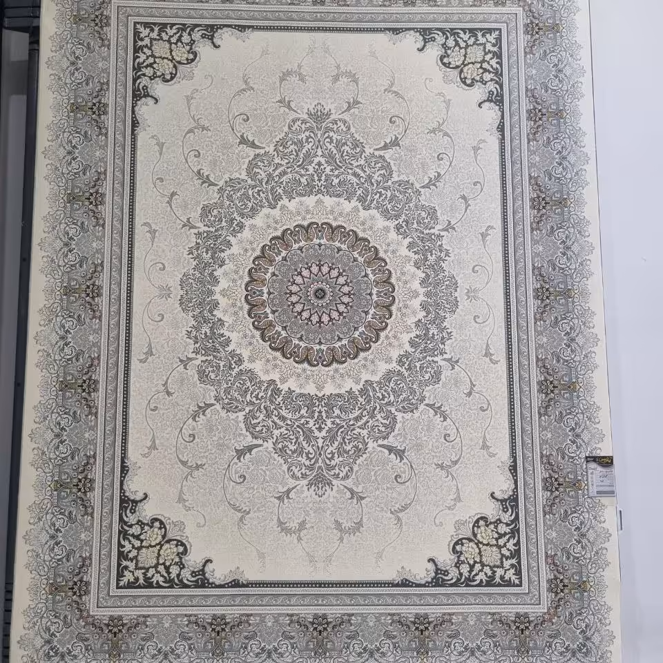 فرش پاتریس 700شانه تراکم 2550 طرح آرامش کرم 9متری