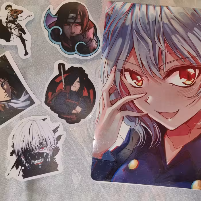 دفتر انیمه50برگ به همراه5عدد استیکر چسبی لمینت شده با کیفیت عالی ارسال رایگان